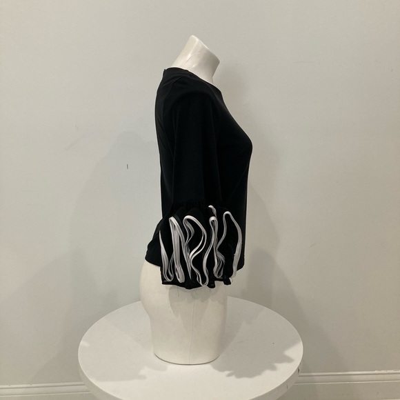 NWOT GRACIA black blouse white tired ruffle 3/4 sleeves S - Picture 6 of 11